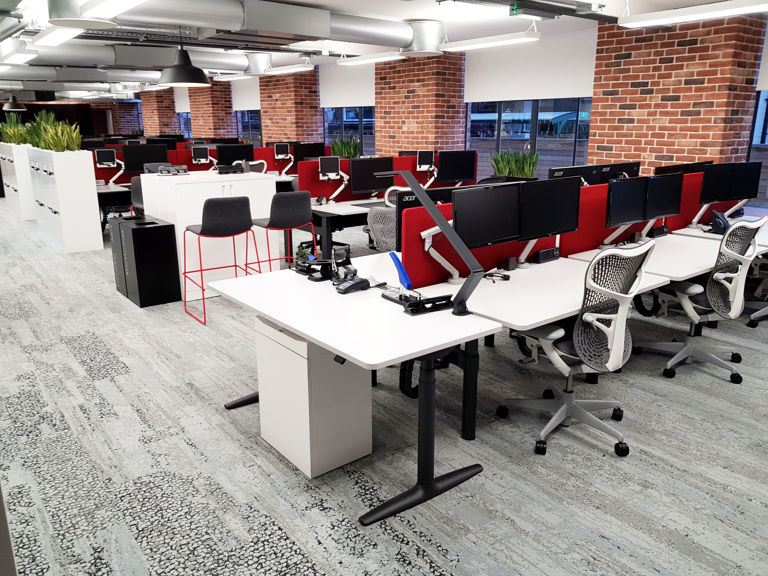 办公辅件|显示器支架|办公火狐官方网站|火狐HUOHU（中国）火狐官方网站|Flo 台面显示屏支架